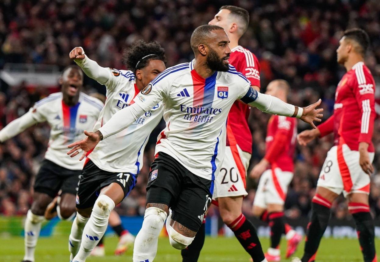 包含风云突变!曼联加时末段绝杀压哨,欧联版图或变,媒体盛赞,数据趋势出现新变化的词条 包含风云突变!曼联加时末段绝杀压哨,欧联版图或变,媒体盛赞,数据趋势出现新变化的词条