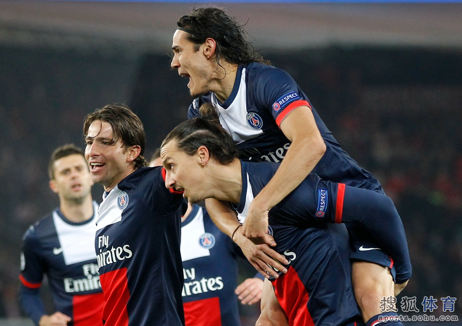 包含赛地聚焦:欧冠集结日热度飙升;北京首钢再遭质疑;气氛紧张;医务组通报恢复的词条 包含赛地聚焦:欧冠集结日热度飙升;北京首钢再遭质疑;气氛紧张;医务组通报恢复的词条