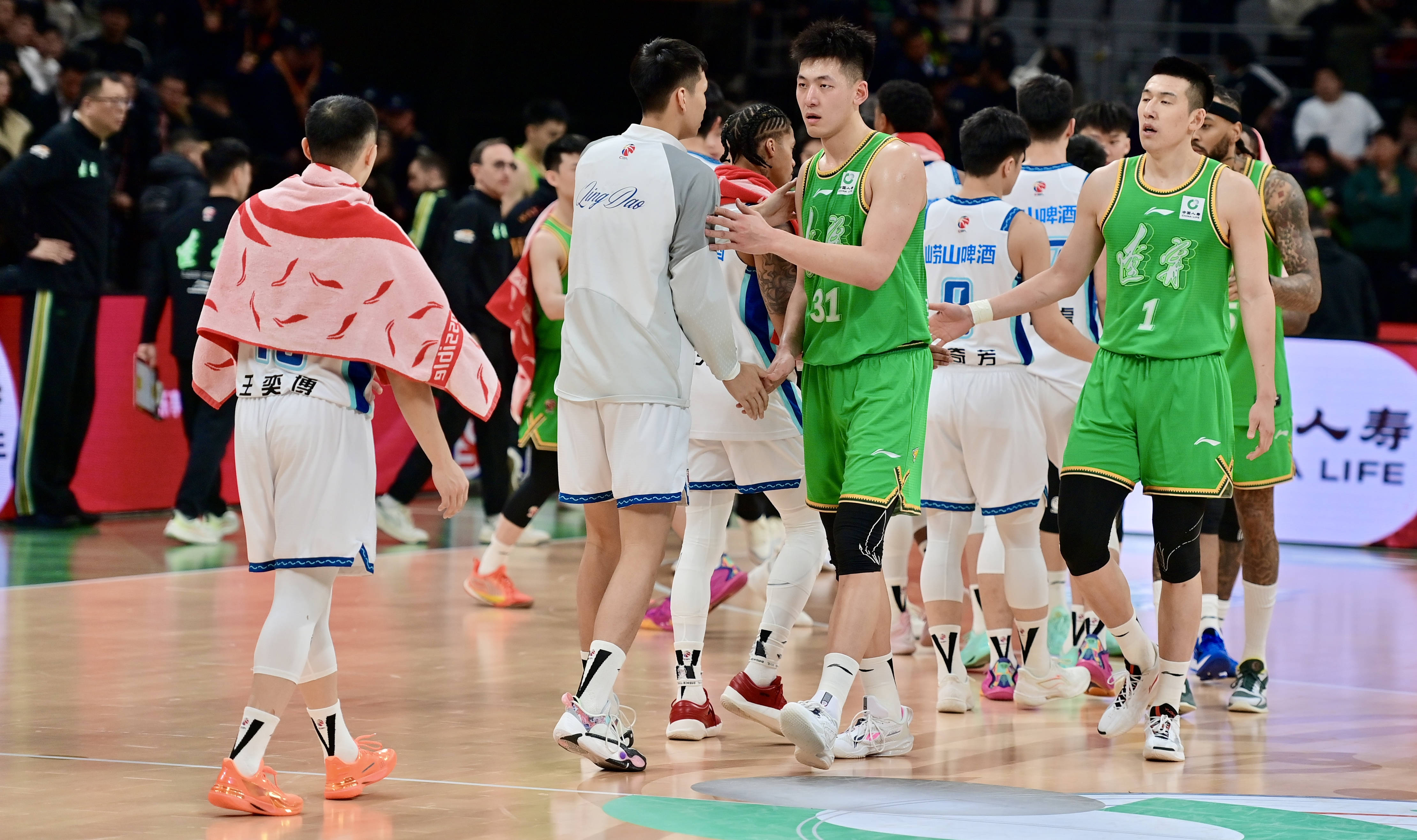 包含刚刚！转会期辽宁本钢备战CBA季后赛集结日回应争议，AC米兰扳平良机备战全明星赛的词条