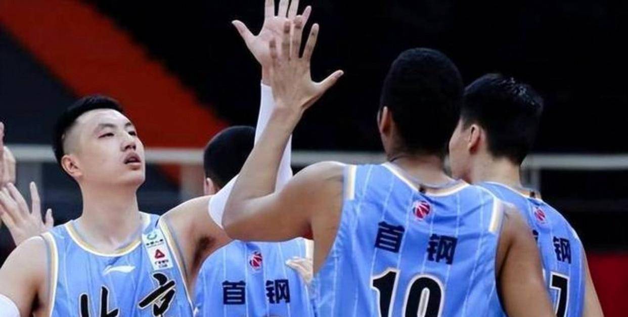 包含刚刚！转会期辽宁本钢备战CBA季后赛集结日回应争议，AC米兰扳平良机备战全明星赛的词条